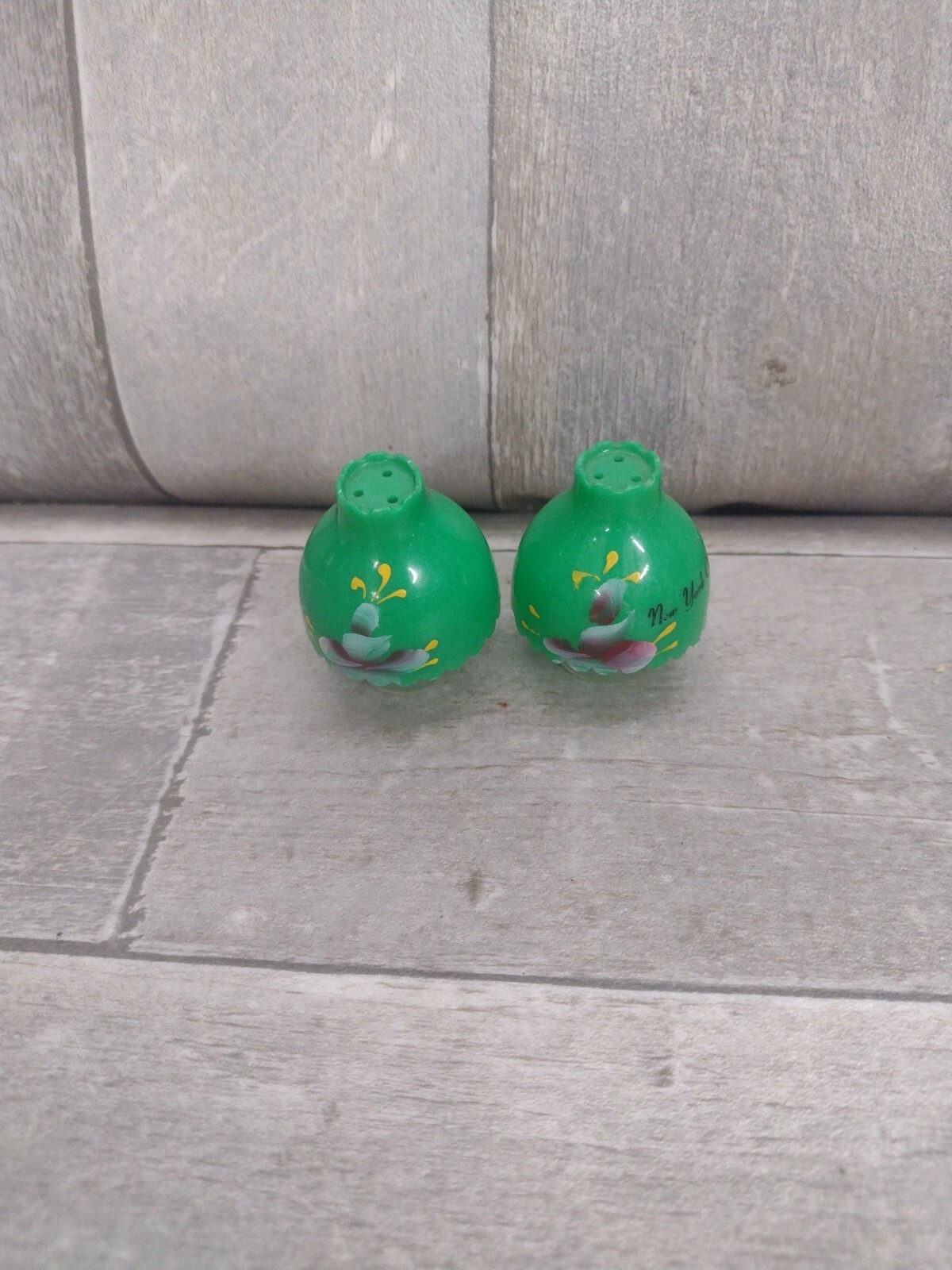 Vtg Plastic Oil/Hurricane Lamps Salt & Pepper Shakers New York City Souvenirs