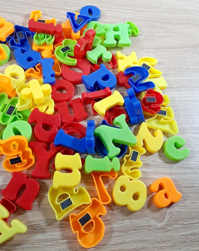Magnetic plastic fridge letters bundle - Picture 3 of 3