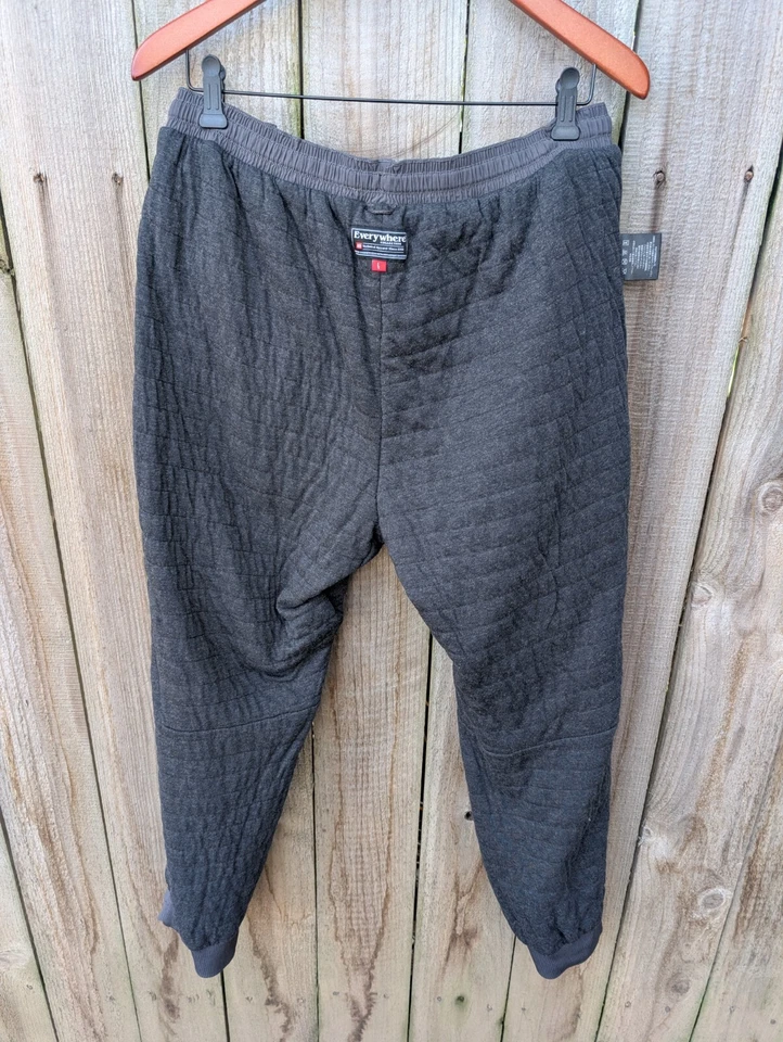 Pantalones de chándal 686 para hombre con aislamiento ligero de plumas grandes forrados gris lana merino Foto 4 de 4