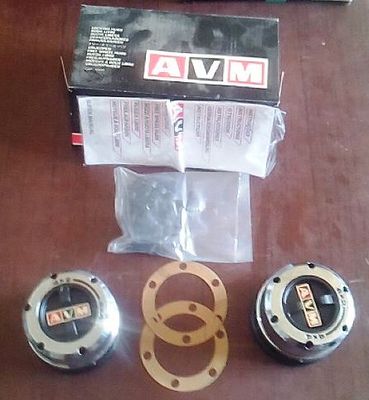 AVM 424 FREE WHEEL HUBS PAIR 24 SPLINES FIT DATSUN NISSAN 720 1972  82