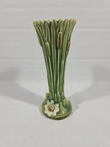 Antique Weller Pottery Ardsley Cattails White Lilypad Bud Vase READ