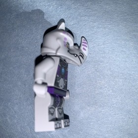 Lego Minifigure - Rinona LEGENDS OF CHIMA: from see 70141 part loc060 