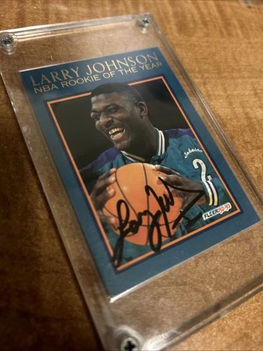1992-93 Fleer NBA Rookie of the Year Autograph Larry Johnson #5 w/ Fleer Stamp