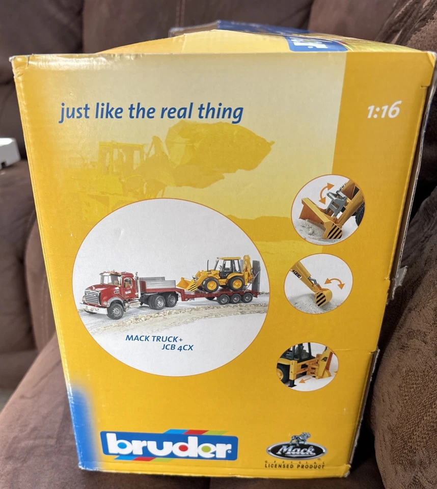 Semirremolque BRUDER MACK con cargador gato y retroexcavadora JCB 4CX 02813 NUEVO EN CAJA 36" Foto 4 de 4