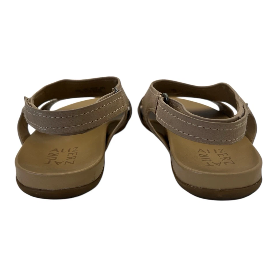 Sandalias planas Naturalizer para mujer Nxtgen-Scout bronceadas gancho y bucle, talla 7,5 de ancho Foto 3 de 4