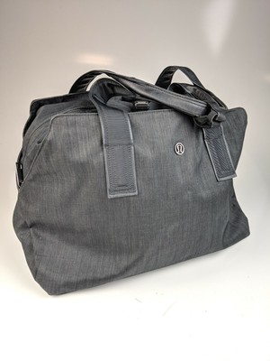 lululemon workout bag