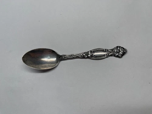 Vintage International Frontenac Lily Sterling Silver Teaspoon 5-3/4” No Mono