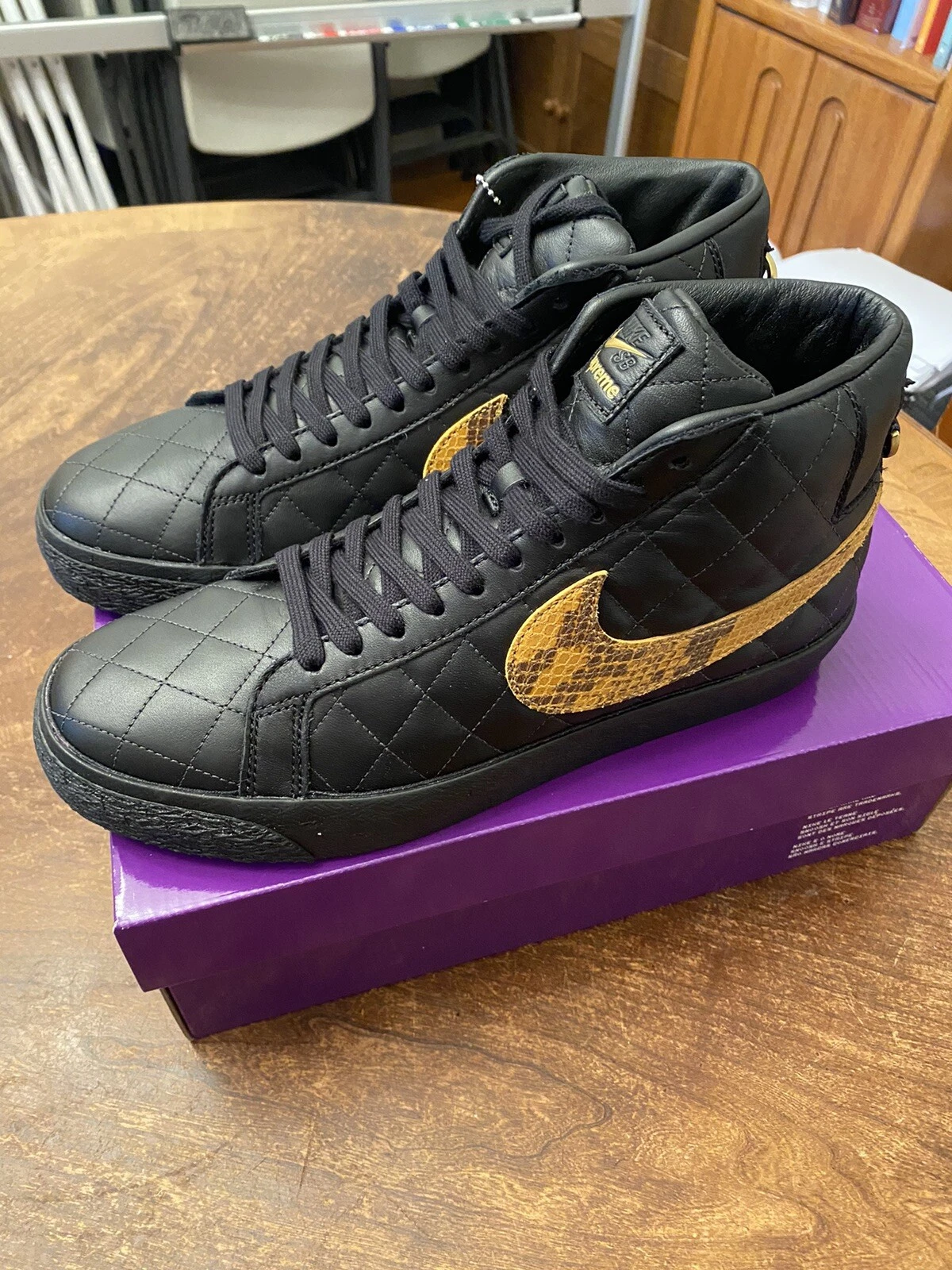 NIKE SB ZOOM BLAZER MID QS x SUPREME NOIR SERPENT PEAU 2022 HOMME TAILLE 8,5 DS NEUF !!