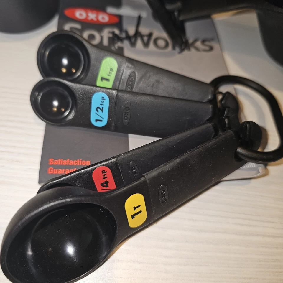 Caja abierta OXO SoftWorks Juego de 8 tazas medidoras y cucharas Foto 2 de 4