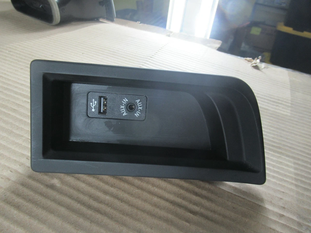 USB Aux Input Center Console BMW F30 F31 F32 F34 OEM 51169207357 