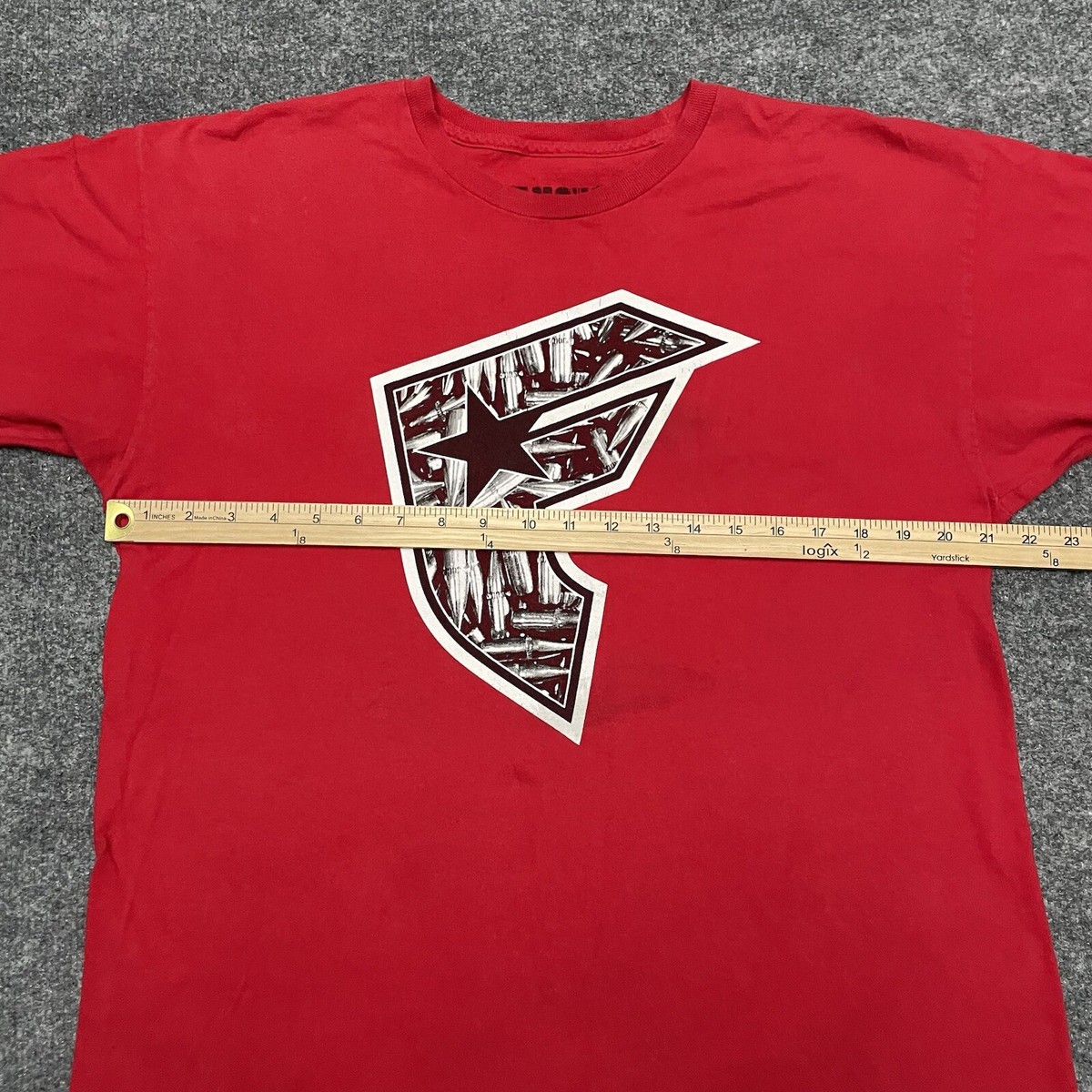 Vintage Famous Stars Straps T Shirt Mens Large Red Bullets