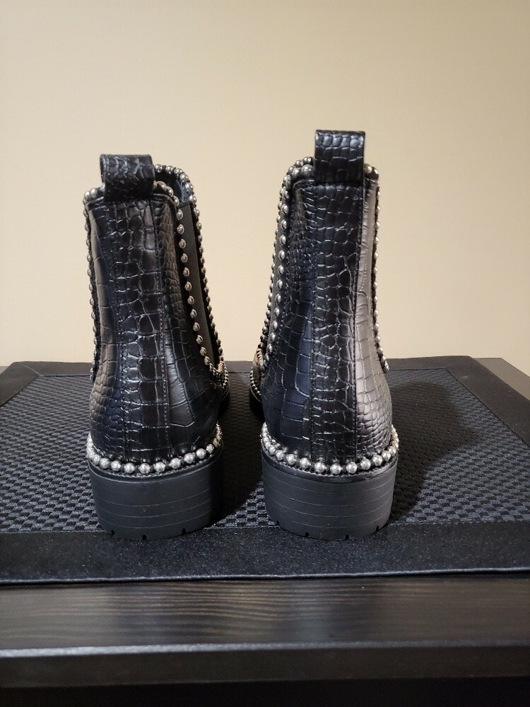 La Bottine Souriante women Leather Boots Black w/studs pull on