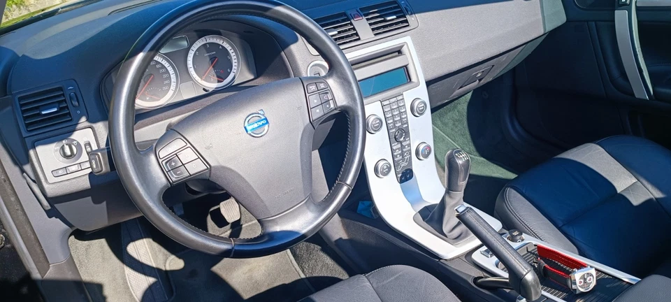 Volvo C70 Cabrio 9 Jahre im Besitz zuverlässig ohne Probleme täglich im Einsatz - Bild 4 von 4