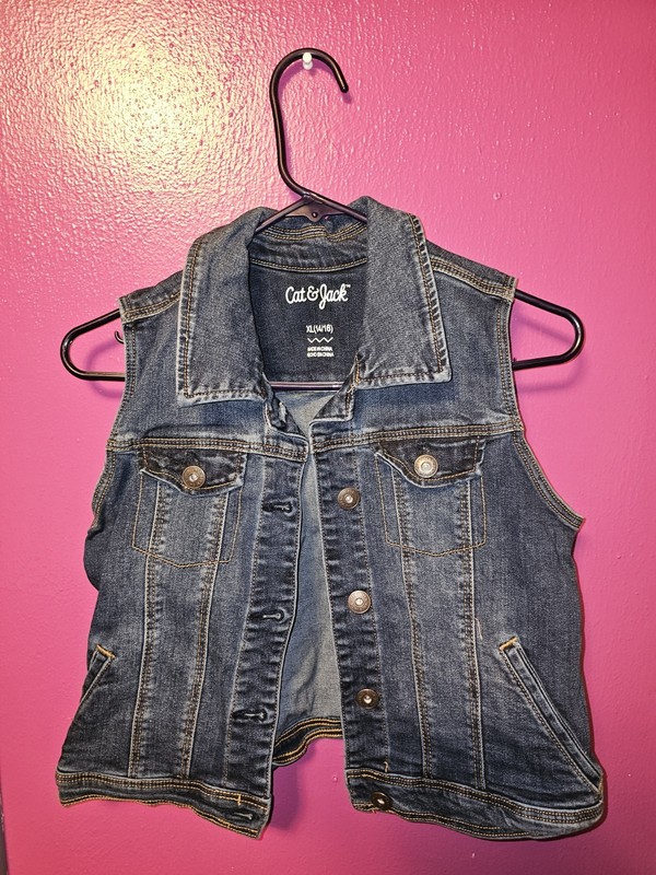 Cat & Jack Women’s Denim Vest Sleeveless-XL(14-16)