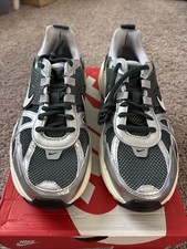 Nike V2K Run Vintage Green White Silver Running Shoes HJ4497 300 Mens Size 10