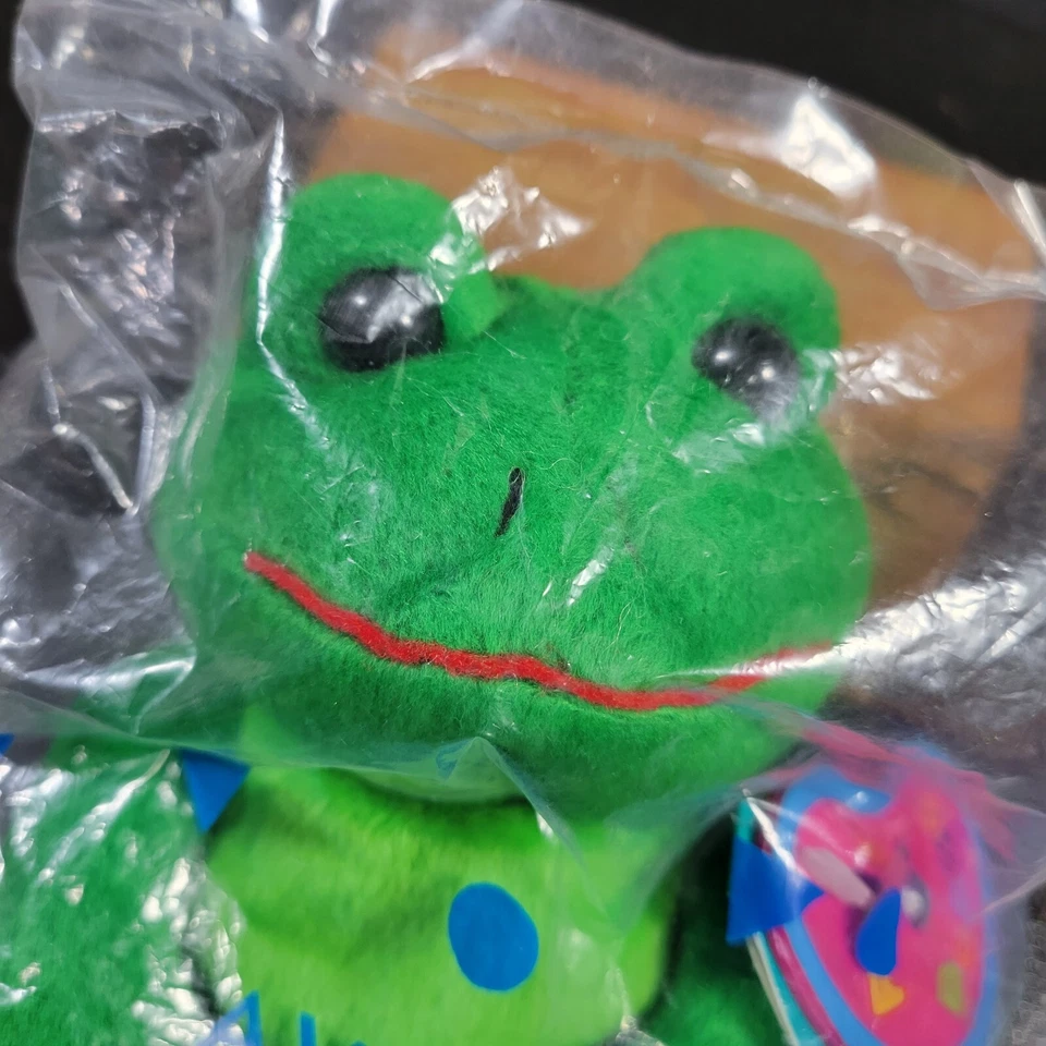 Tad Frog 1998 Avon March Piedra de Nacimiento Gorro Peluche Etiquetas Coleccionables Paquete Original Foto 2 de 4