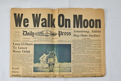2 VINTAGE DAILY PRESS 1969 