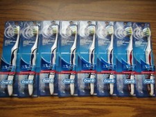 lot of 8 Oral-B 3D White Advanced Vivid Toothbrush Soft