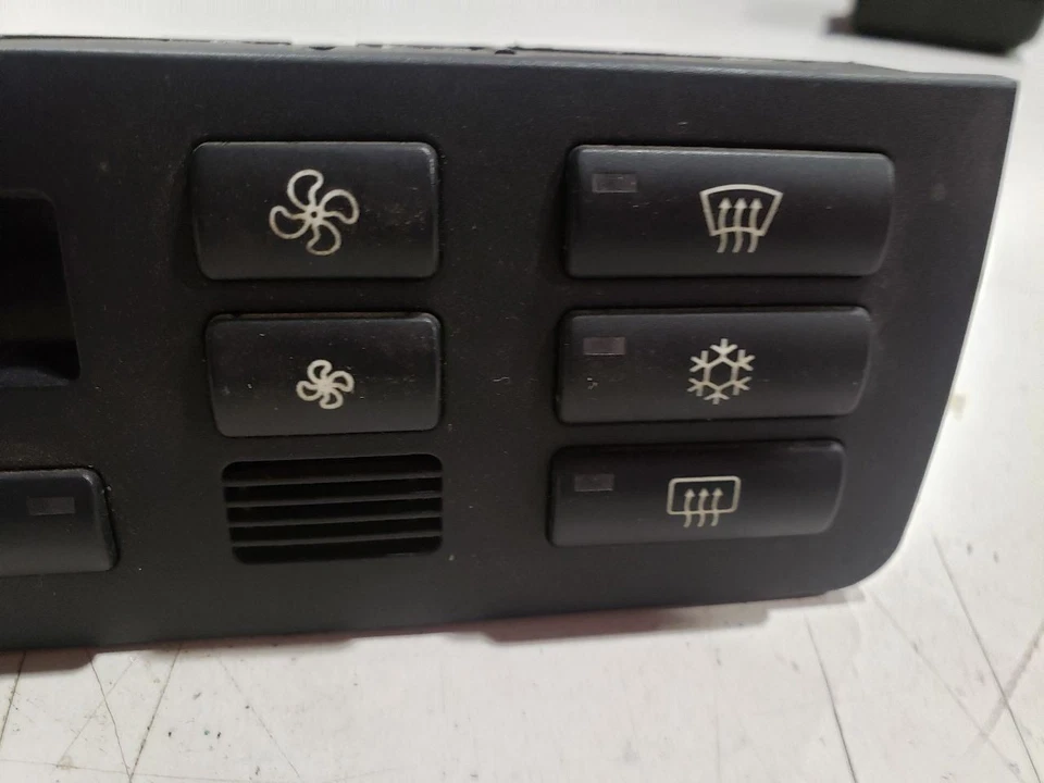 Control de temperatura climático - BMW 330CI Conv E46 LCI 2004 - 01-06 OEM 6931604 Foto 4 de 4