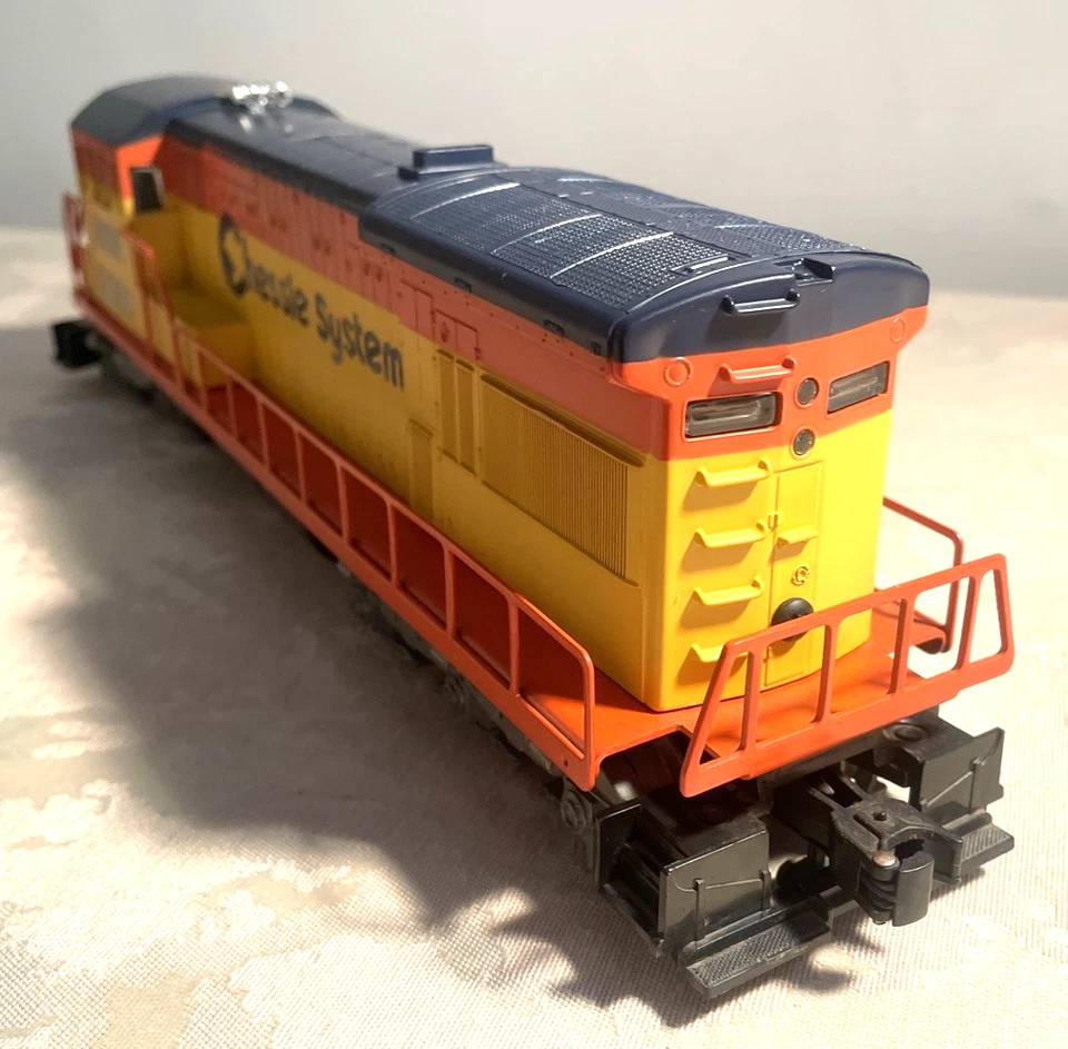 Lionel 6-8061 Chessie System U36C Diesel Locomotive, 1980 - Image 2 of 4