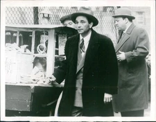 1980 Peter Falk Brinks Job Celebrity Abc Tv Film Columbo Star Actor 7X9 Photo