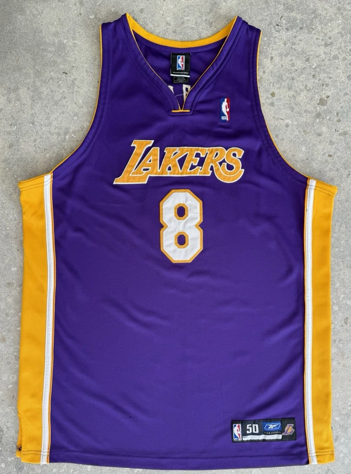 CAMISETA VINTAGE KOBE BRYANT REEBOK LOS ANGELES LAKERS #8 AUTÉNTICA COSIDA PÚRPURA 50 Foto 2 de 4