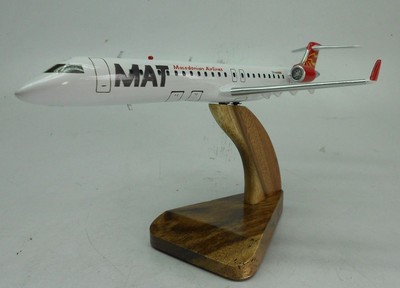 ボンバルディア CRJ 900 マホガニー ウッドデスクトップ 飛行機モデル 毎回完売【送料無料】 ボンバルディア CRJ 900 マホガニー ウッド