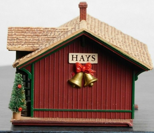 1994, The Hays Train Station plastic figure from Sarah Plain and Tall Collection - Picture 3 of 8