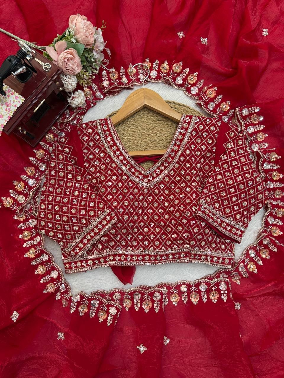 Bridal Look Fendy Silk Red Saree With Blouse For Women Wedding Wear thumbnail 7