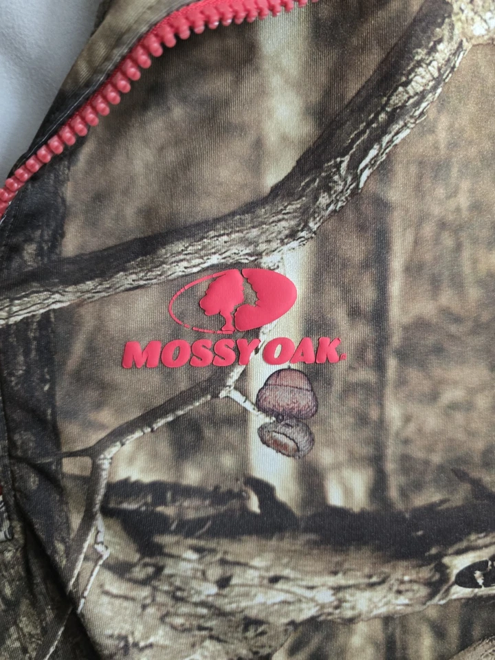 Men's XL Realtree Camo Long Sleeve Shirt w/ Thumb Holes Red Accents  - Image 3 of 4