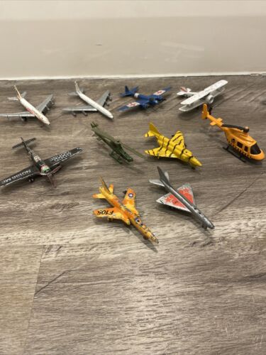 Lotto di 10! Aerei ed elicotteri giocattolo vintage - per parti di ricambio - Foto 1 di 10