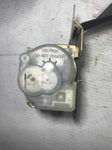 00-04 Mitsubishi Montero Sport 3.0L Right Rear Seatbelt Retractor OEM (M19). - Picture 5 of 12