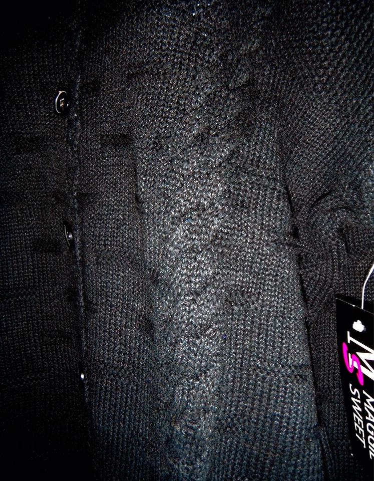 SUÉTER CÁRDIGAN MAGGIE SWEET NEGRO TEJIDO CON CABLE, NUEVO CON ETIQUETAS, BUSTO DE APROXIMADAMENTE 42", TALLA MEDIANA Foto 2 de 3