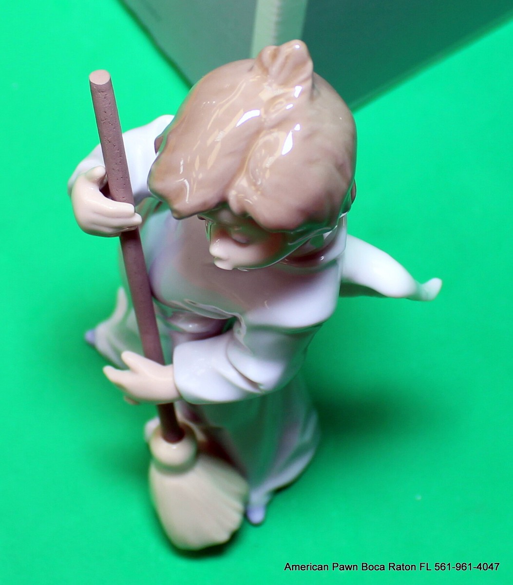 リアドロ sweep away the cloud 5726 Lladro Figurine #5726