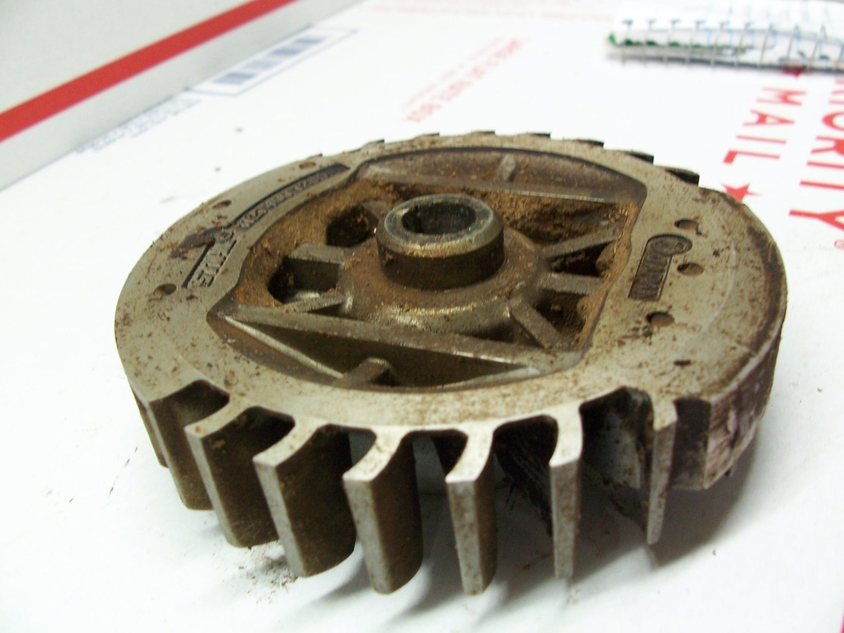 Volano per motosega STIHL 024 026 MS240 MS260 1121