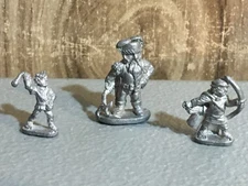 A32072 RAL PARTHA METAL LOT UNKNOWN MINIATURES HALFLING ARCHER SLINGER & DWARF