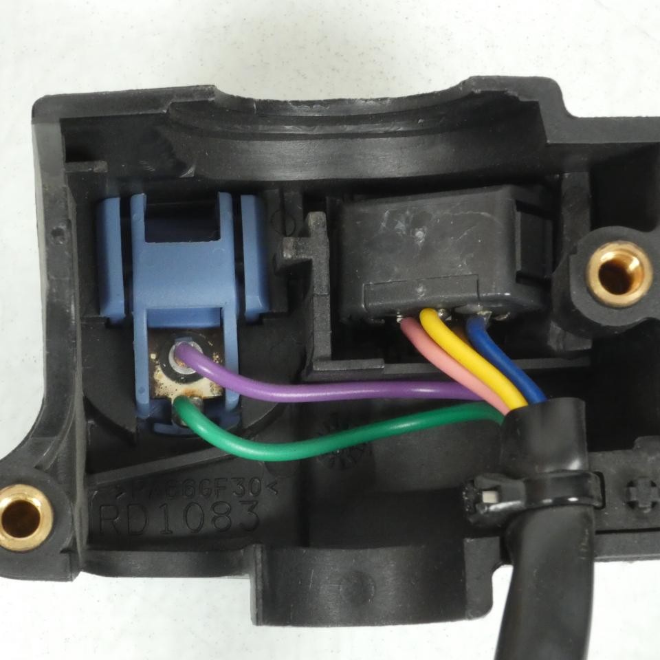 Commodo droit AV Peugeot Elyseo 150 violet pour réparer vos boutons de scooter bloqués