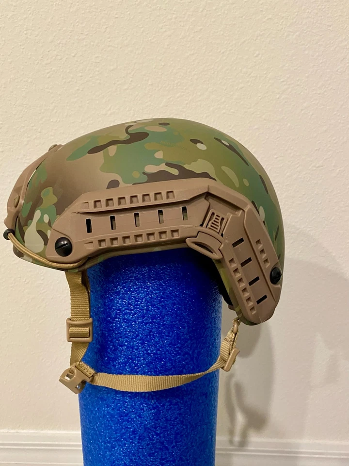Multicam Adjustable helmet Fma - Image 2 of 4