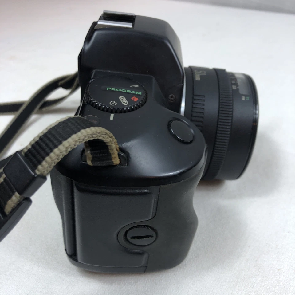 PAQUETE de cámara Canon EOS 850 con lente de 35-80 mm/flash Canon/estuche de transporte/lente adicional Foto 4 de 4