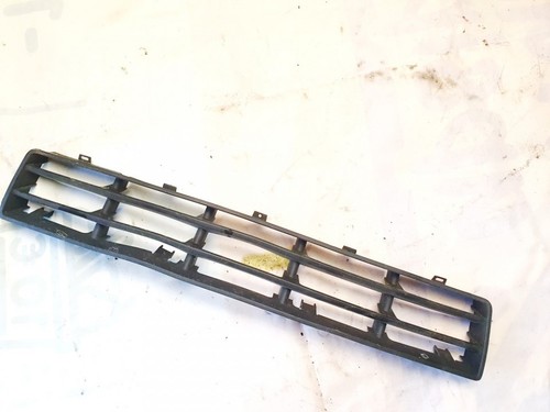 1j0853677d Stoßstangengrill vorne Mitte  Volkswagen Golf DE1646472-94