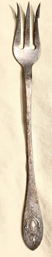 Sterling Silver  RLB ROGERS LUNT BOWLEN Serving/Olive Fork  antique 1900’s 6”