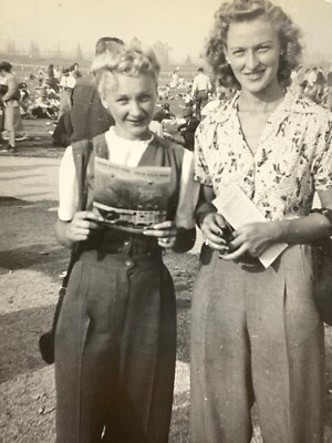(AcB)  Photograph Snapshot 2 Beautiful Women Blondes At Racetrack Horse Track
