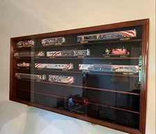 HO Scale Model Train Display Case Lockable Collection Shelf Cabinet Cherry LARGE