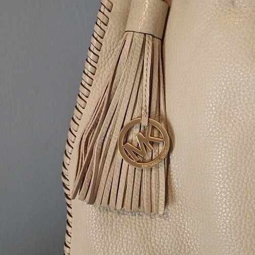 Michael Kors Chelsea Whipstitch pebble leather hobo bag - Picture 2 of 16