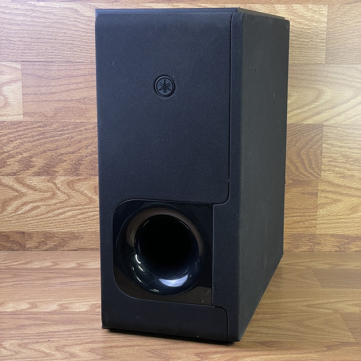 YAMAHA Wireless SUBWOOFER Speaker w/ Cord Black Model NS-WSW44