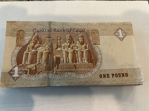 Stack of 100,1 Egyptian Pounds,Abu Simbel Temples 100 Pounds consecutive numbers