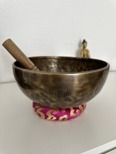 Authentische 22 cm Vollmond Klangschale – Handgemacht in Nepal |Ton F#3