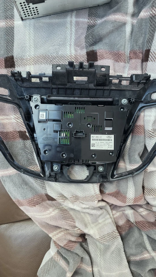 2016FORD TRANSIT RADIO CD PLAYER / HEAD UNIT / CONTROLS / DISPLAY F1BT-18C815-GK - Image 4 of 4