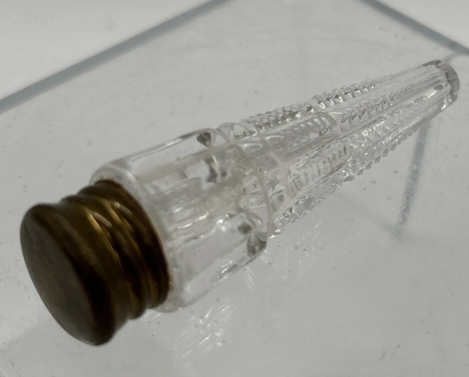 19th Century Victorian Cut Glass Scent Bottle Gilded Brass Screw On Cap Perfume - Image 2 of 4