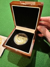 ST. GEORGE & THE DRAGON GOLD PLATED £5 FIVE POUND COIN WITH CASE 2009 WITH COA